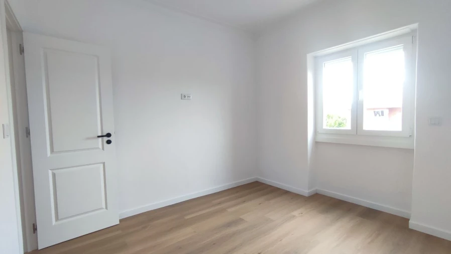 Apartamento T2 para Venda em Linda-a-Velha Foto 12