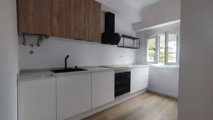 Apartamento T2 para Venda em Linda-a-Velha Foto 5