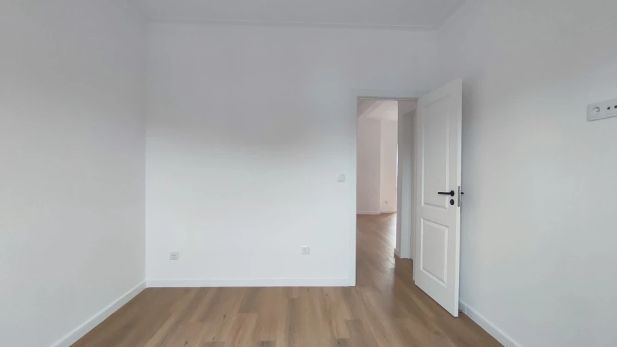 Apartamento T2 para Venda em Linda-a-Velha Foto 13