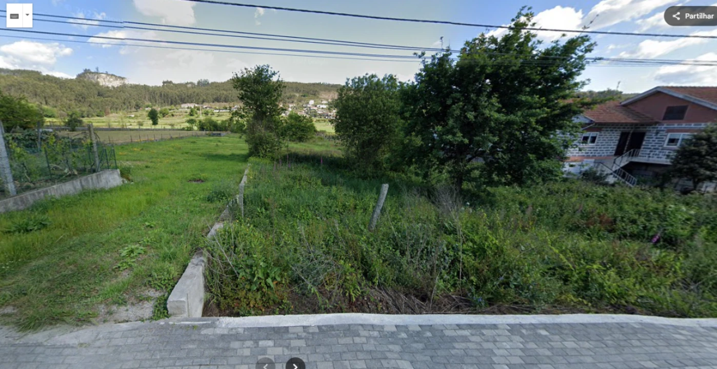 Terreno para Venda em Telhado Foto 2