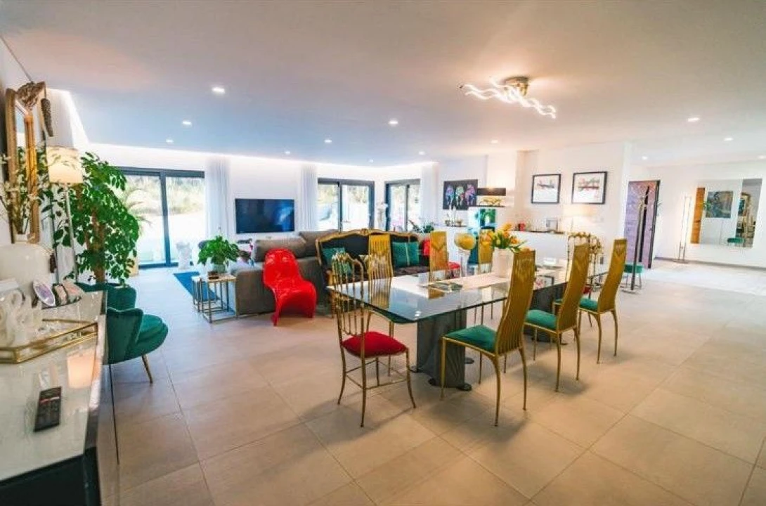 Moradia T3 para Venda em Fonte Arcada Foto 6