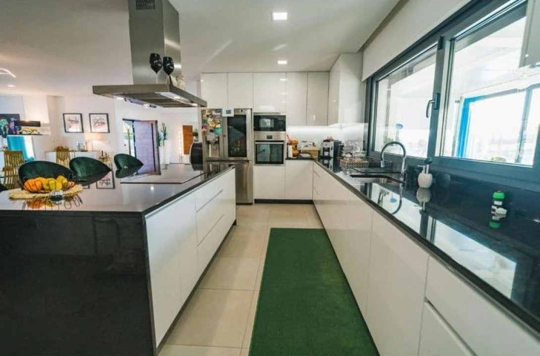 Moradia T3 para Venda em Fonte Arcada Foto 9