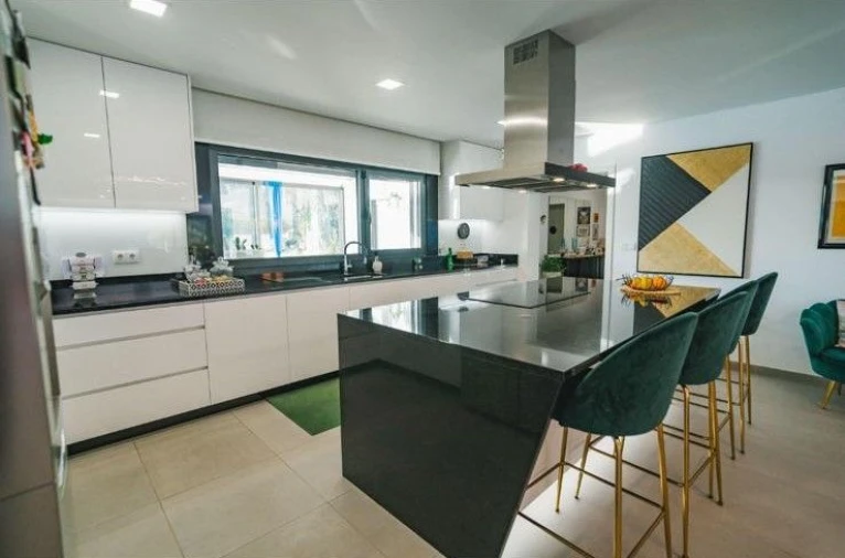 Moradia T3 para Venda em Fonte Arcada Foto 8