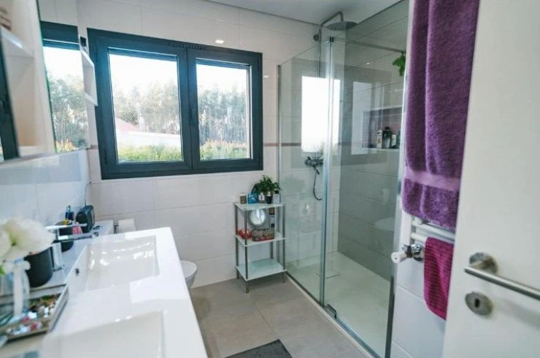 Moradia T3 para Venda em Fonte Arcada Foto 24