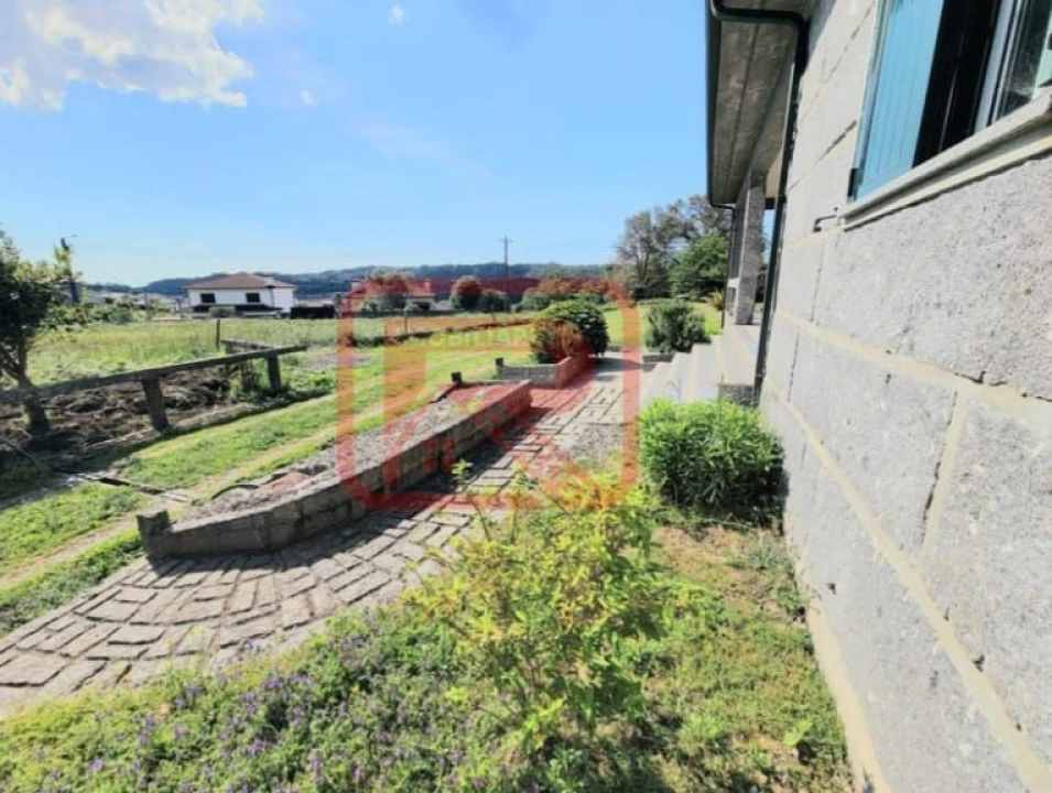 Moradia T3 para Venda em Monte Córdova Foto 6