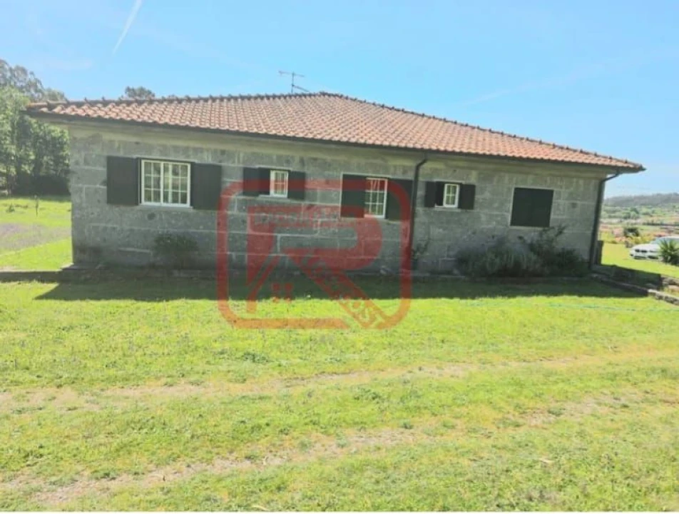 Moradia T3 para Venda em Monte Córdova Foto 35