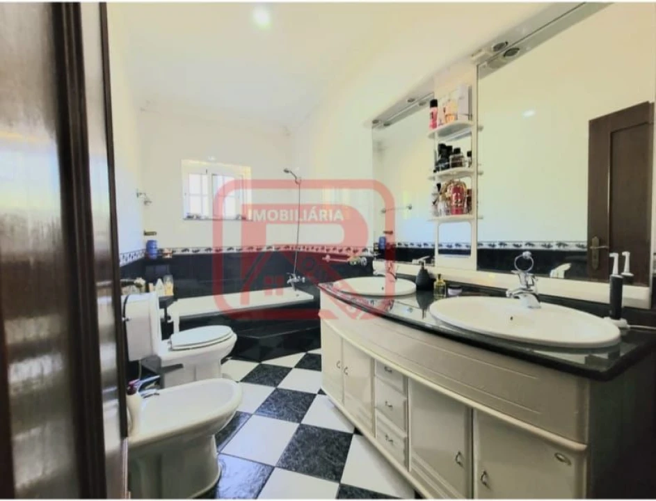 Moradia T3 para Venda em Monte Córdova Foto 42