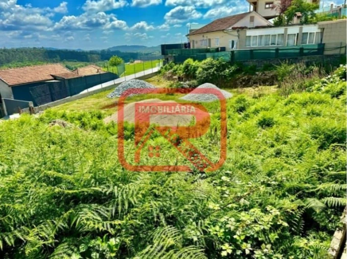 Terreno para Venda em Eiriz Foto 1