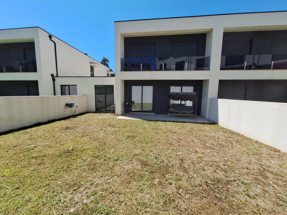 Moradia T3 para Venda em Nine Foto 1