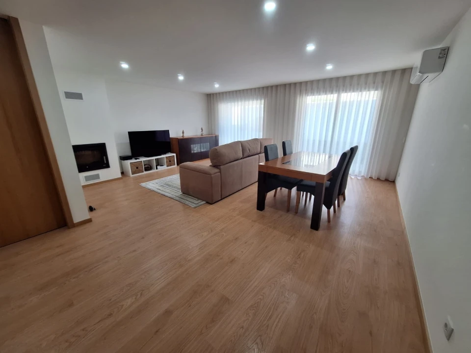 Moradia T3 para Venda em Nine Foto 3