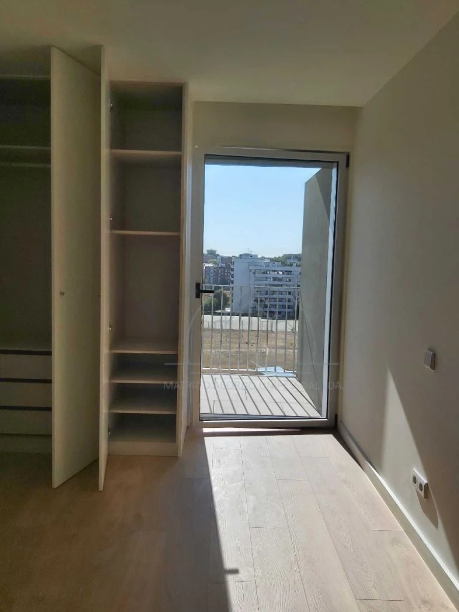 Apartamento T1 para Arrendamento em Porto Foto 23