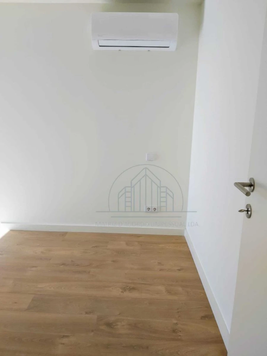 Apartamento T1 para Arrendamento em Porto Foto 24