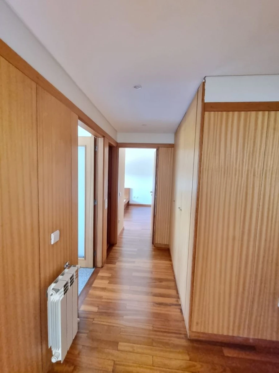 Apartamento T1 para Arrendamento em Maia Foto 7