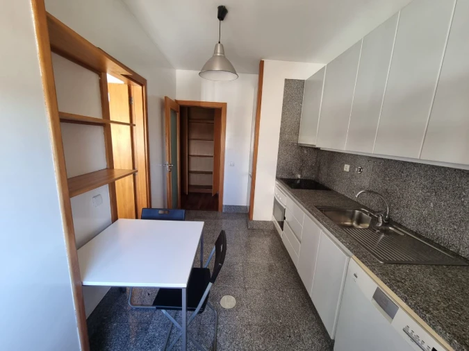 Apartamento T1 para Arrendamento em Maia Foto 12