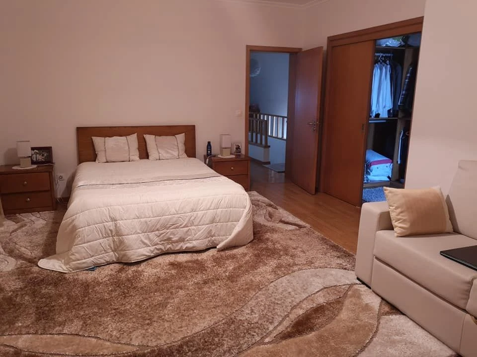 Moradia T4 para Venda em Meinedo Foto 2