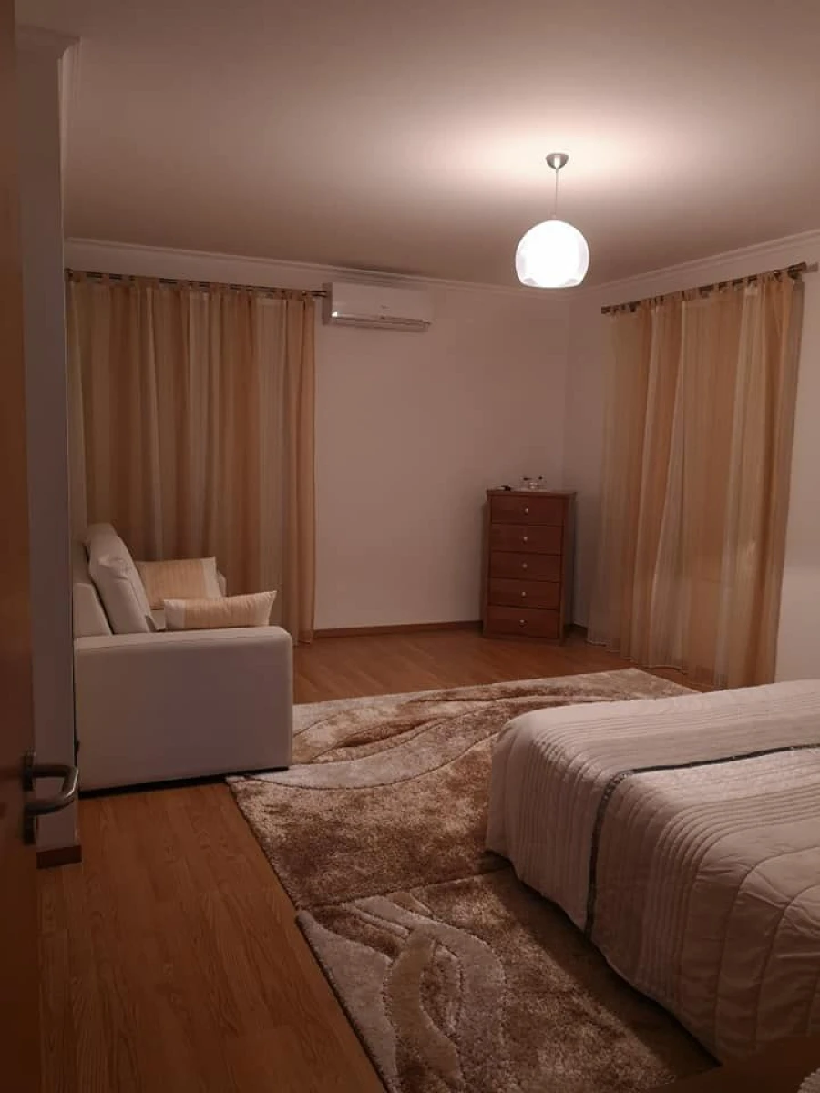 Moradia T4 para Venda em Meinedo Foto 8