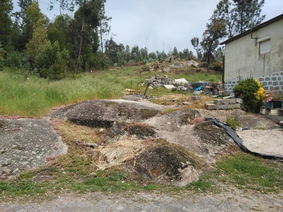 Terreno para Venda em Parada de Todeia Foto 5