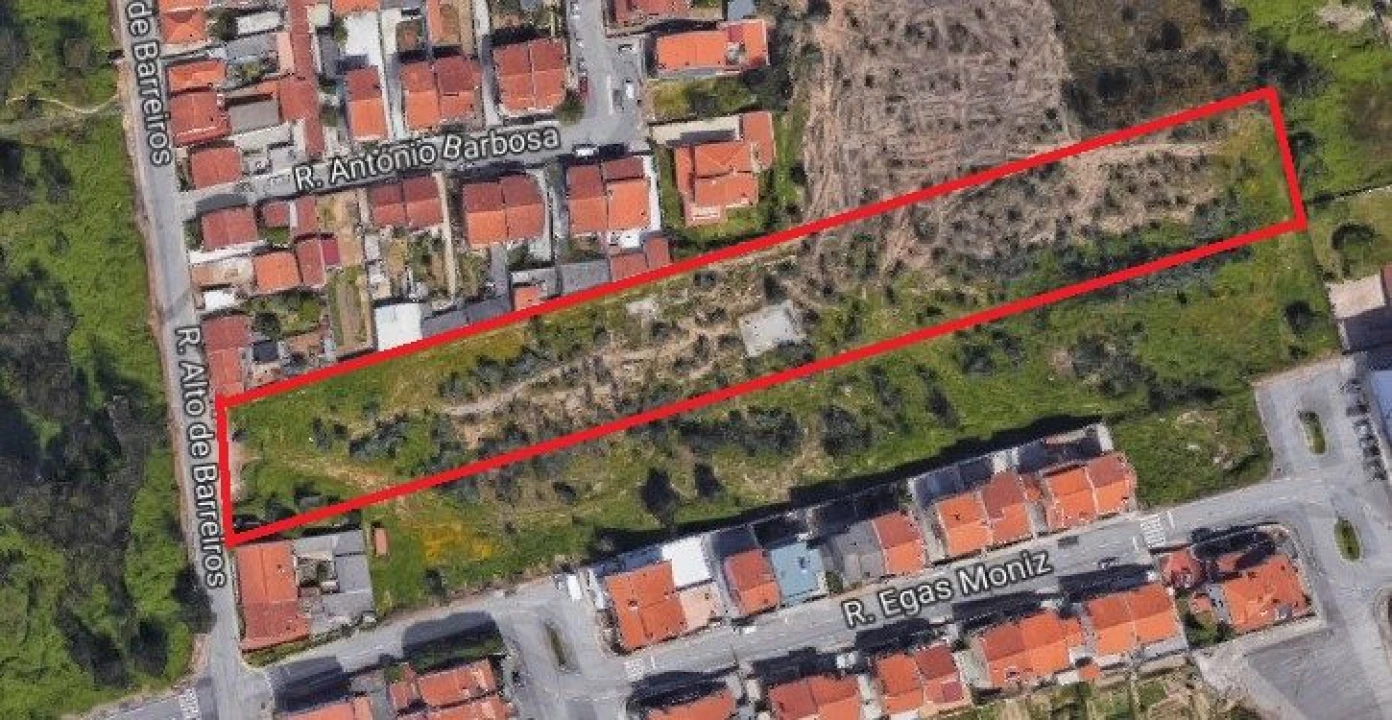 Terreno para Venda em Fânzeres Foto 1