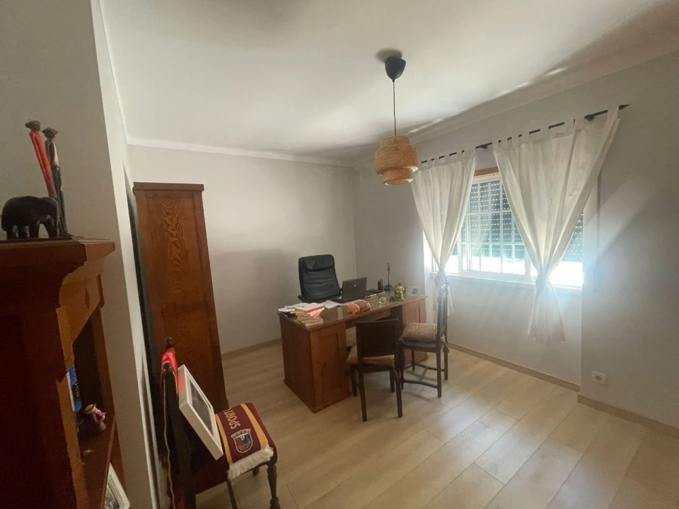 Moradia T5 para Venda em Venda do Pinheiro Foto 26