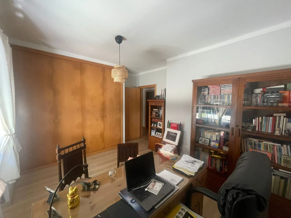 Moradia T5 para Venda em Venda do Pinheiro Foto 28