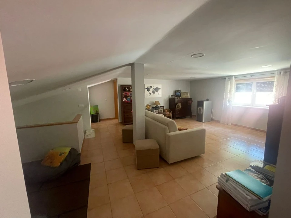 Moradia T5 para Venda em Venda do Pinheiro Foto 37