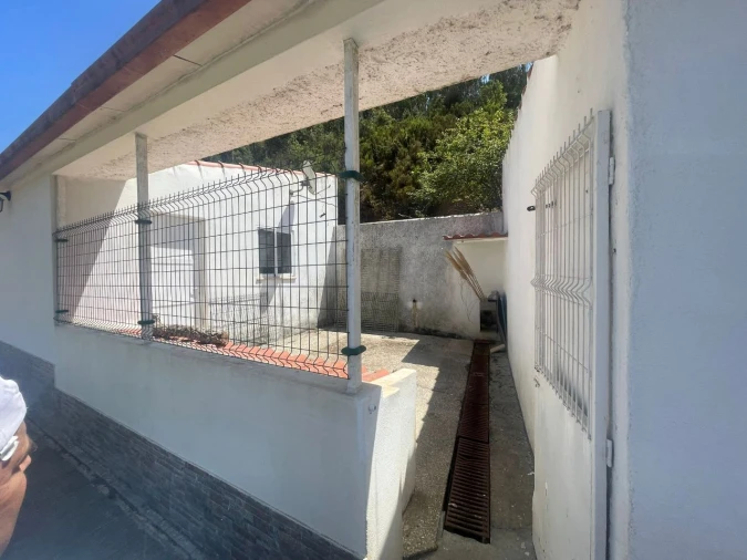 Moradia T5 para Venda em Venda do Pinheiro Foto 7