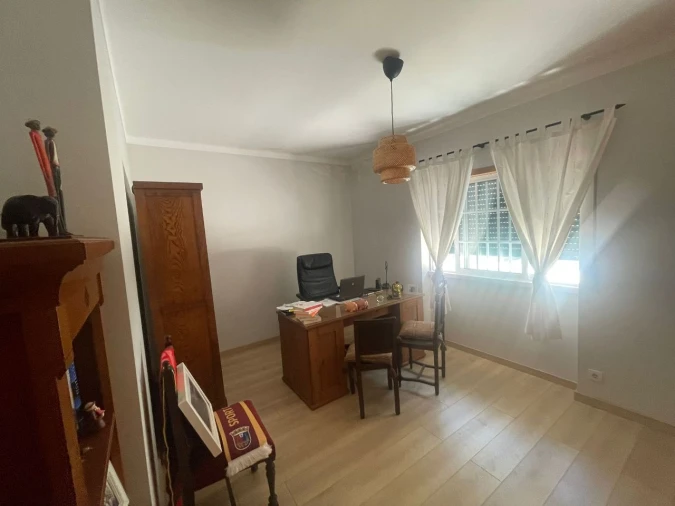 Moradia T5 para Venda em Venda do Pinheiro Foto 26