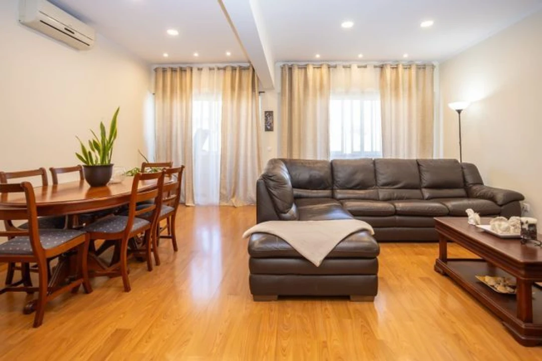 Apartamento T4 para Venda em Lisboa Foto 1