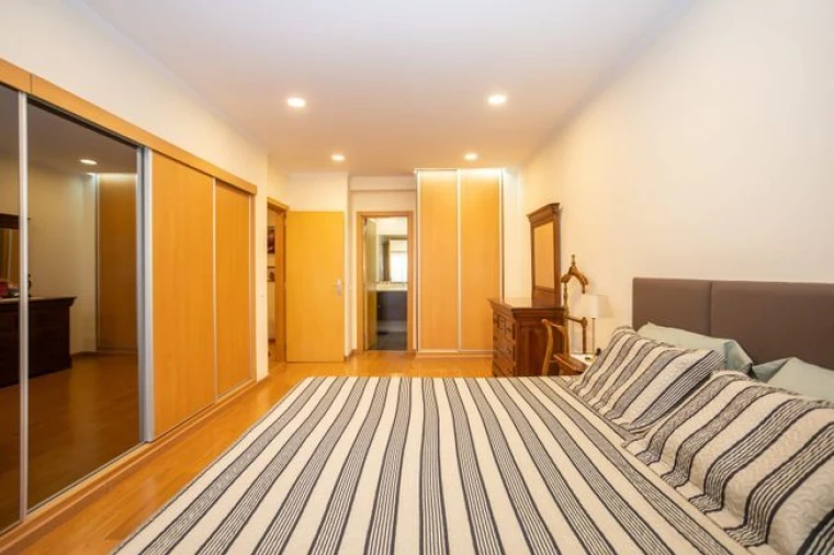 Apartamento T4 para Venda em Lisboa Foto 4