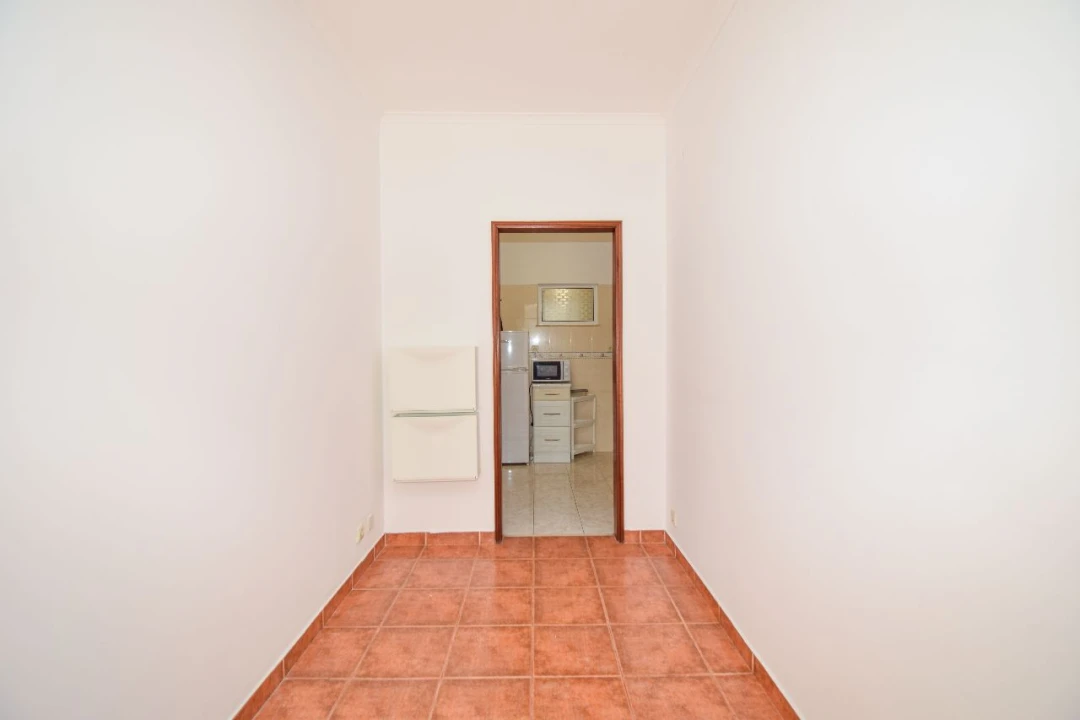 Apartamento T1 para Venda em Dafundo Foto 1