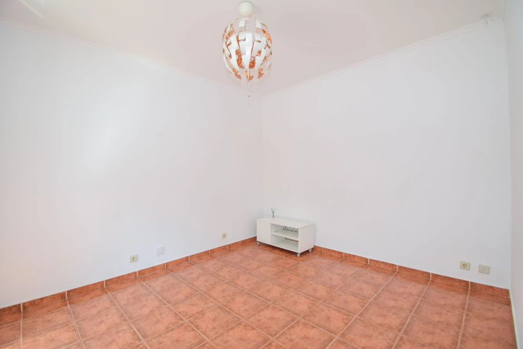 Apartamento T1 para Venda em Dafundo Foto 13