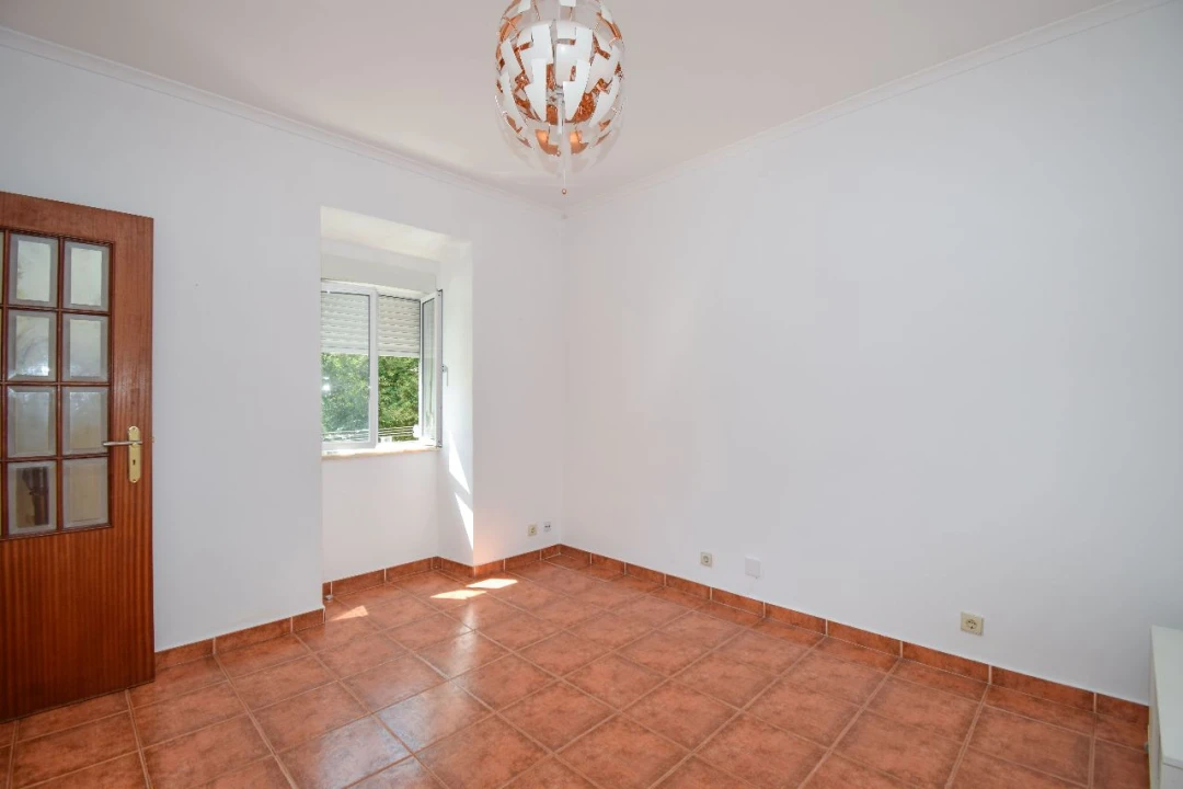 Apartamento T1 para Venda em Dafundo Foto 12