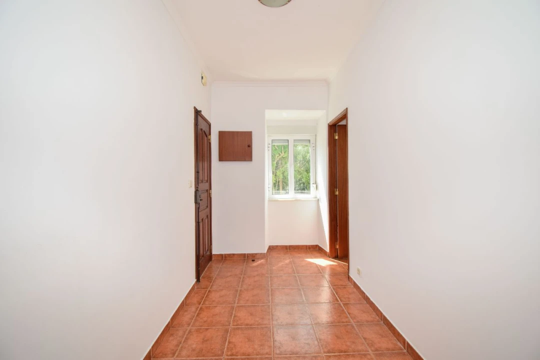 Apartamento T1 para Venda em Dafundo Foto 16