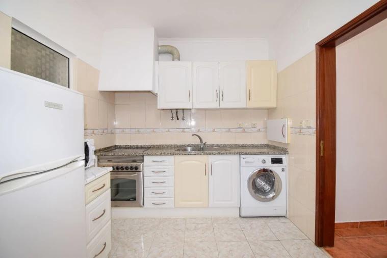 Apartamento T1 para Venda em Dafundo Foto 2