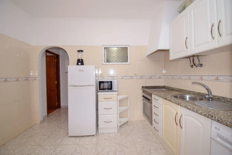 Apartamento T1 para Venda em Dafundo Foto 4