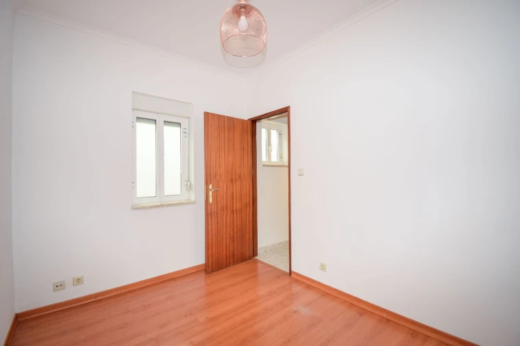 Apartamento T1 para Venda em Dafundo Foto 7