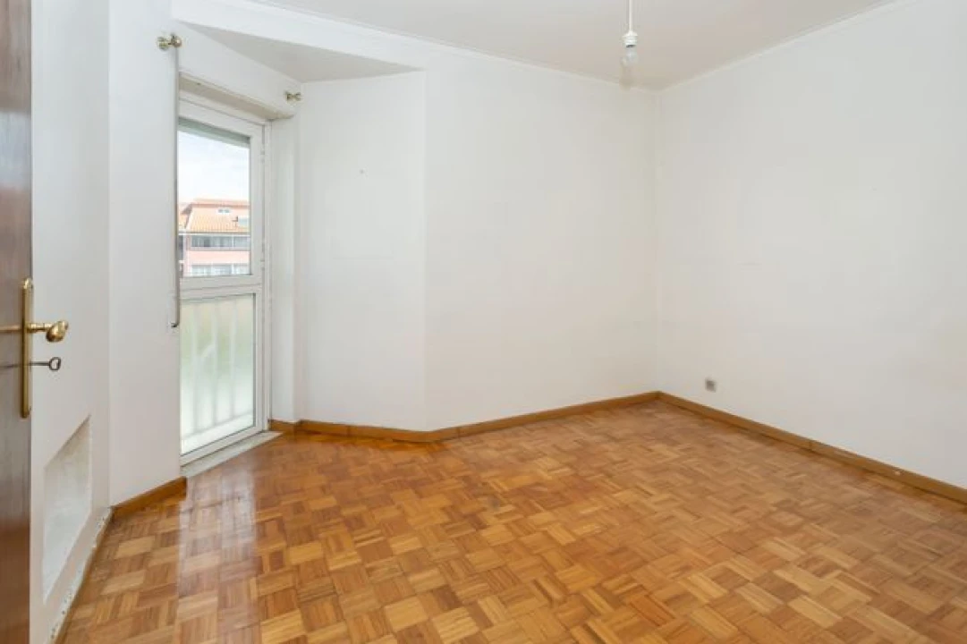 Apartamento T2 para Venda em Carcavelos Foto 6