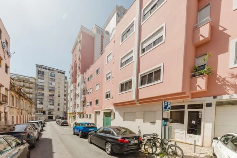 Apartamento T3 para Venda em Lisboa Foto 2