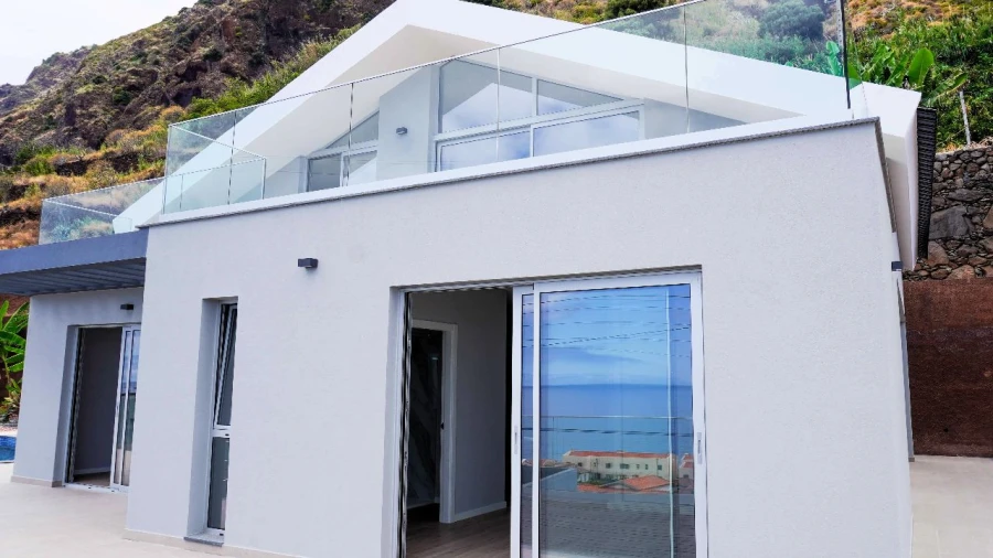 Moradia T4 para Venda em Paúl do Mar Foto 3