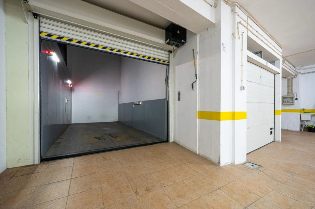 Prédio para Venda em São João da Madeira Foto 19