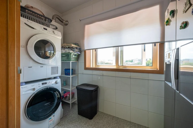 Prédio para Venda em São João da Madeira Foto 5