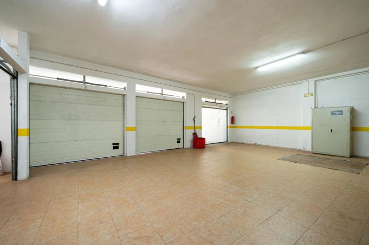 Prédio para Venda em São João da Madeira Foto 6