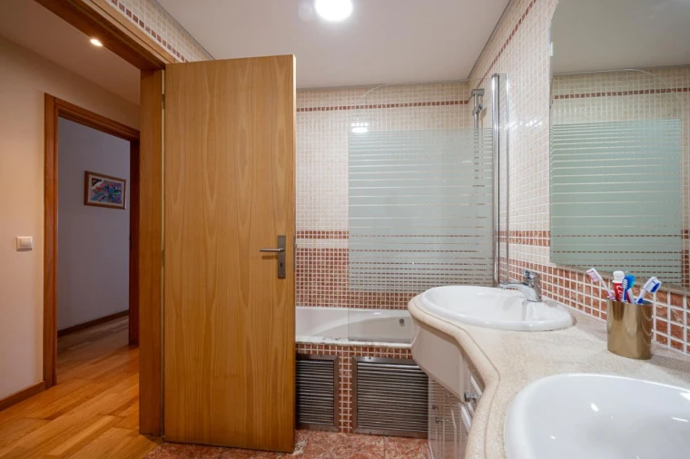 Prédio para Venda em São João da Madeira Foto 20