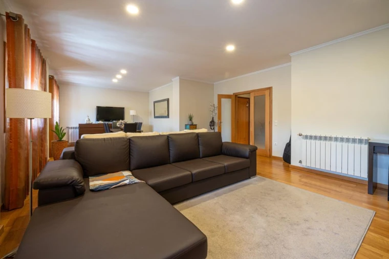 Prédio para Venda em São João da Madeira Foto 22