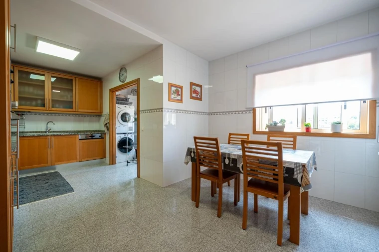 Prédio para Venda em São João da Madeira Foto 30