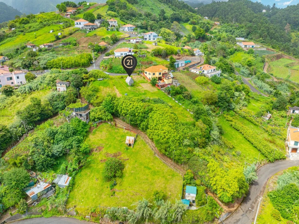 Terreno para Venda em Achada do Pico Foto 18