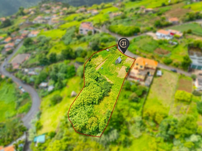 Terreno para Venda em Achada do Pico Foto 4
