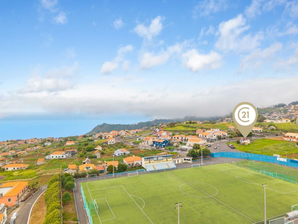 Moradia T2 para Venda em Canhas Foto 6