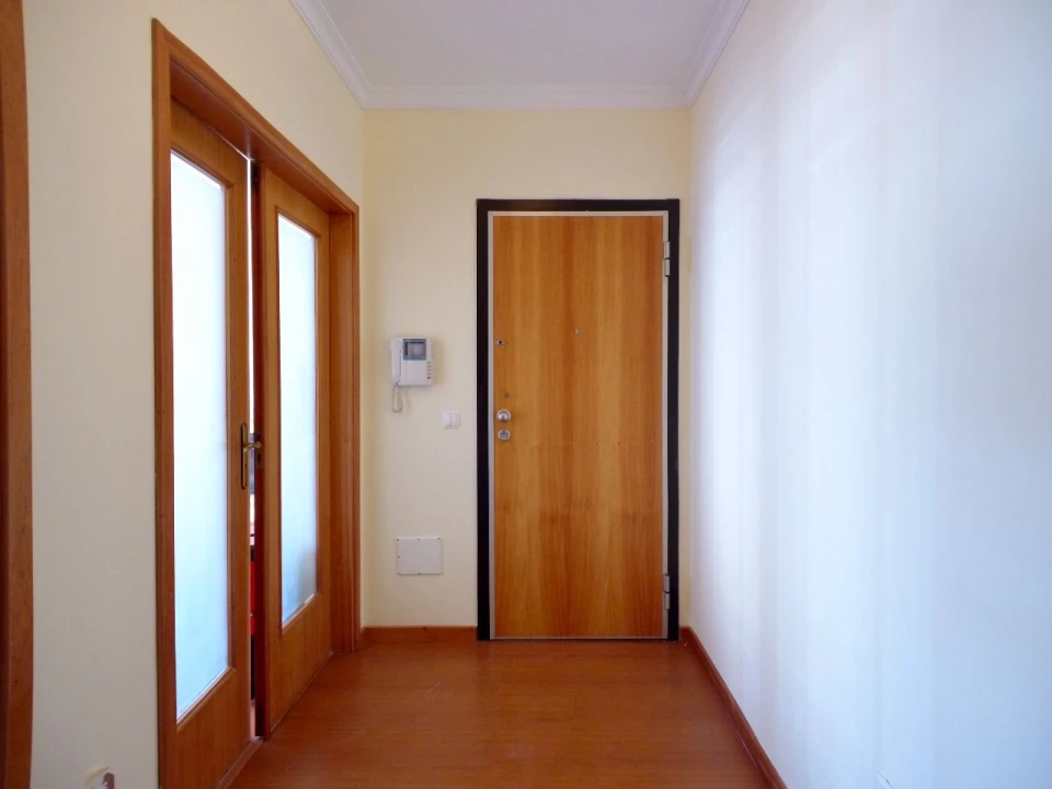 Apartamento T2 para Arrendamento em Oliveira do Bairro Foto 8