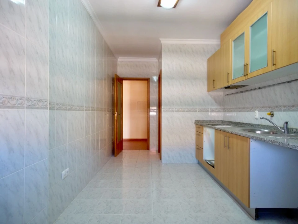 Apartamento T2 para Arrendamento em Oliveira do Bairro Foto 12